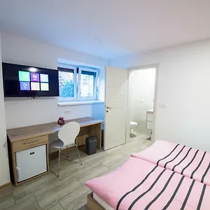 guesthouse-ura.hotels-in-ljubljana.com/